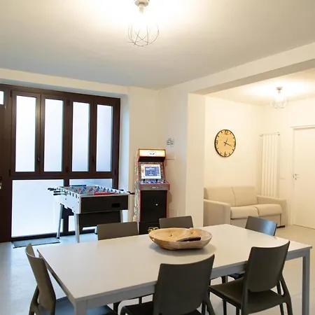 - Spazioso Vicino Metro Apartment *
