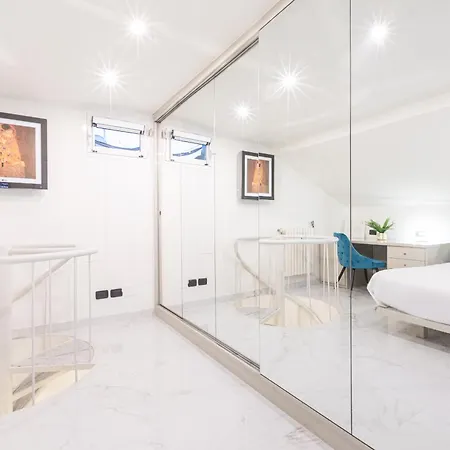 Monte Napoleone Split-level Terrace - Collection