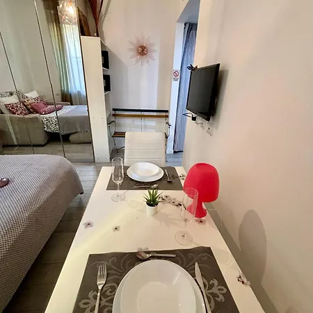 Joy House -central Near Metro Arco Della Pace Brera-entire Perfect For Work & Play, Nightlife With Ac & Fast Wifi Welcome To The Cool Joy House! * Милан