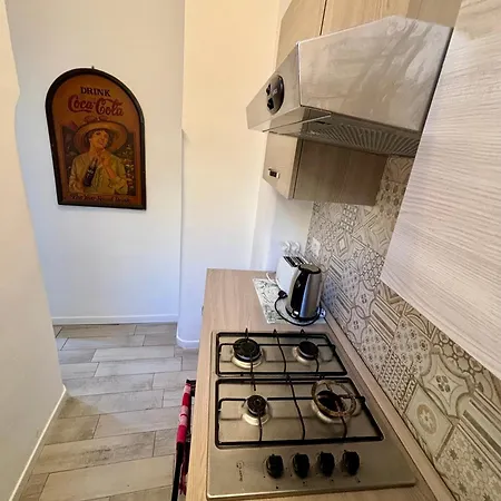 Joy House -central Near Metro Arco Della Pace Brera-entire Perfect For Work & Play, Nightlife With Ac & Fast Wifi Welcome To The Cool Joy House!