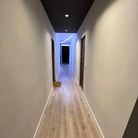 Victory House * ميلان