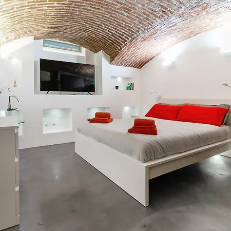 Orange M3 Duomo 12 Min *