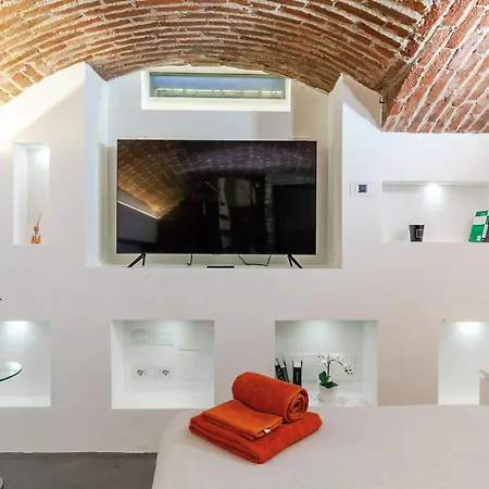 Orange M3 Duomo 12 Min * Milano