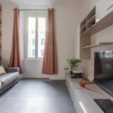 We - Premuda Boutique, * Milan