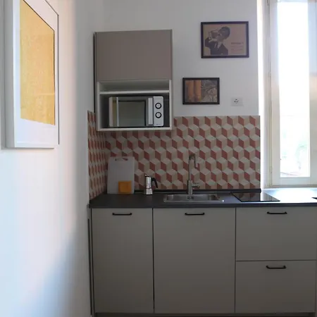Modern Close To Metro Milano