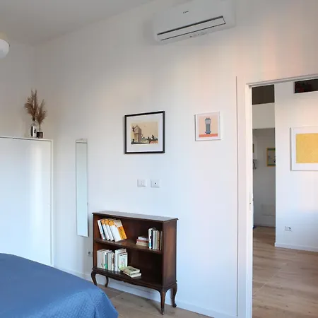 Modern Close To Metro Daire Milano