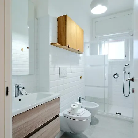 We - Casa Martini, ميلان