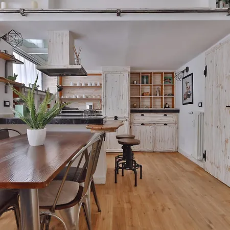 Quiet House In Navigli Sleeps 4 Appartement Milaan