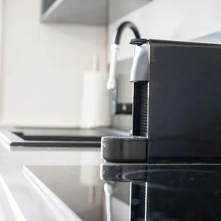 Apartment Grazioso In Bicocca Con Ac E Wi-fi