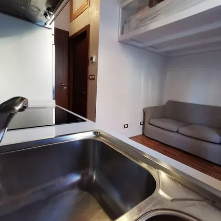 Metro Stop, Prada & Design Lejlighed *