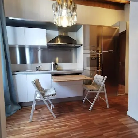 Metro Stop, Prada & Design Lejlighed