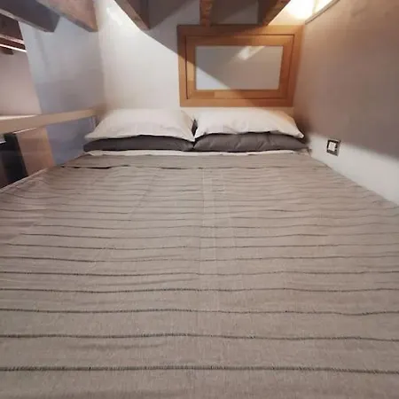 Metro Stop, Prada & Design Lejlighed