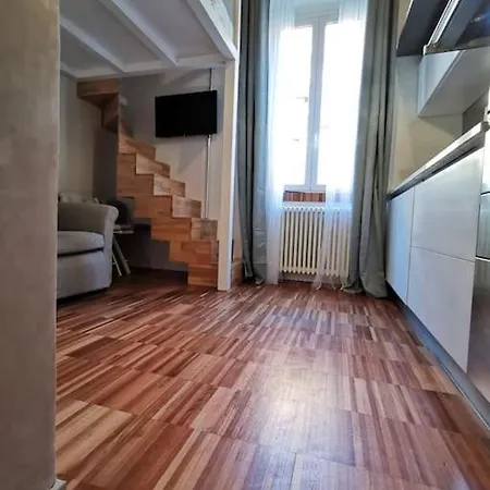 Lejlighed Metro Stop, Prada & Design Milano