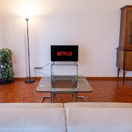 Ampio Con Terrazzo, 3 E 2 Bagni A 2 Passi Dalla Metro Apartment