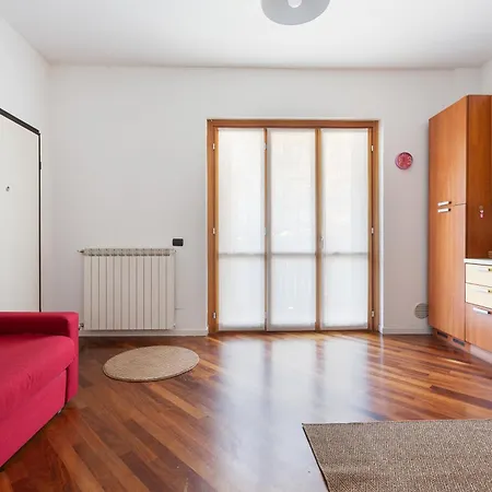 Comfy Only 900m From Affori Fn Station! Διαμέρισμα