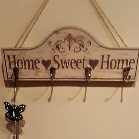 Sunday's Flat/monolocale Zona Bocconi Daire