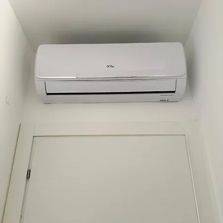 Casa Bianca - Metro E Stazione Sotto Casa