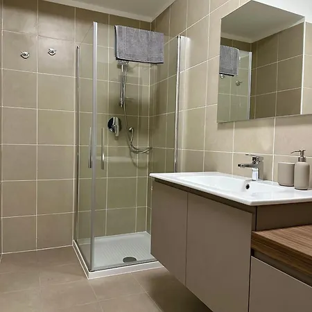 Casa Bianca - Metro E Stazione Sotto Casa