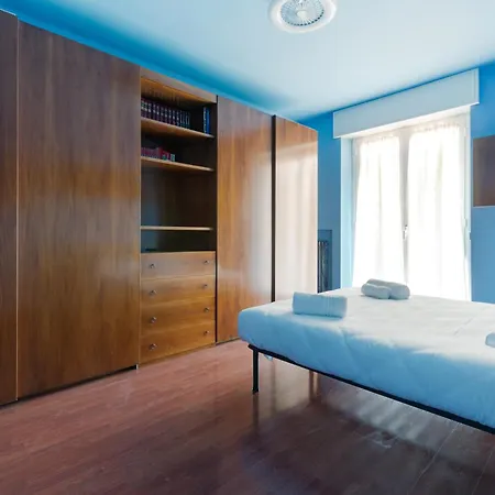 Roomy With Balcony! 밀라노