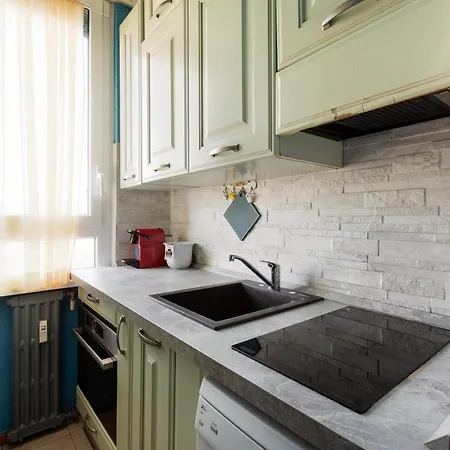 아파트 Roomy With Balcony! 밀라노