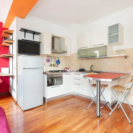 Apartament Zara Cozy With Balcony - 250m From M5 Istria