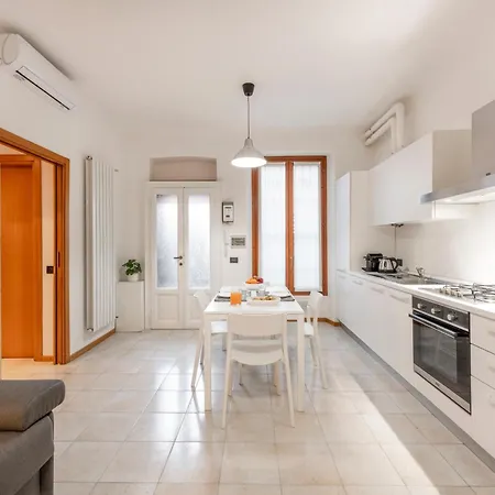 Vigevano, 15 - Navigli - L'altra Darsena * Milan