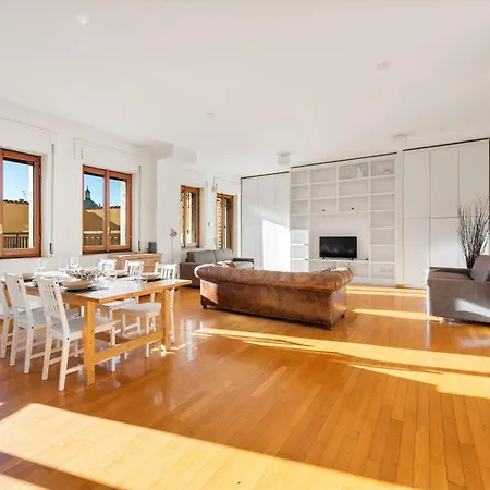 Duomo Dietro L'angolo * Milano