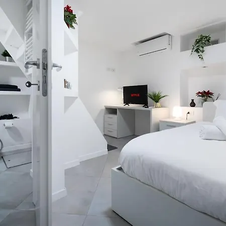 Three-suite With Free Netflix And Fast Wifi