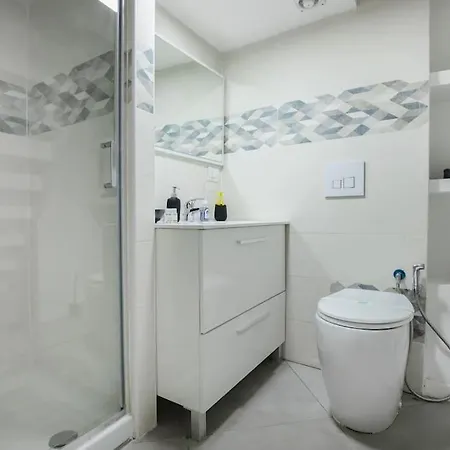Three-suite With Free Netflix And Fast Wifi