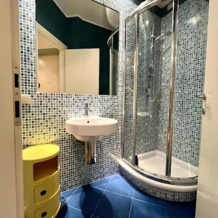 Maison Bleue- Romantic Flat,apt Near M1 -duomo 2 Fermate -centro * Milan