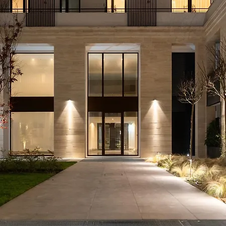 Santa Tecla Living Washington Building * Milano