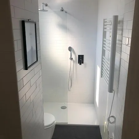 Bright 21 Station Apartmán