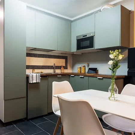 Flexyrent - Steps From Train Station