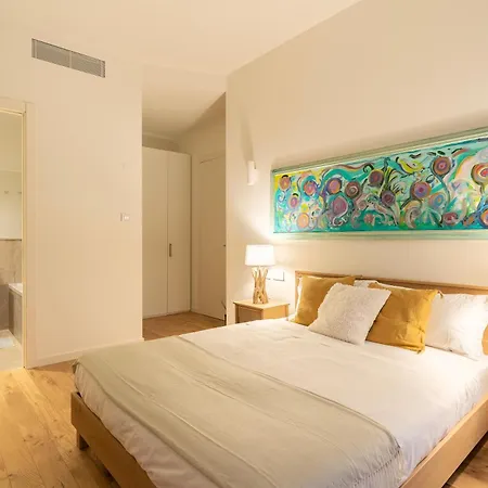 Santa Tecla Living Washington Building * Milano