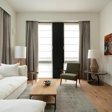 Santa Tecla Living Washington Building * Milano