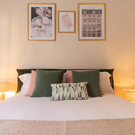 Santa Tecla Living Carnaghi 14 아파트