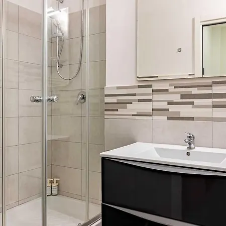 Guest Planet - Modern Flat M2 ميلان