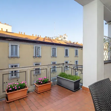Flat In Center With Terrace, Near Garibaldi Fs *