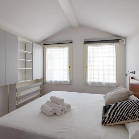 S Agostino - Porta Genova Milano