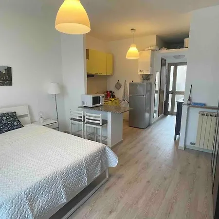 Apartamento Grazioso Monolocale Vista Darsena *