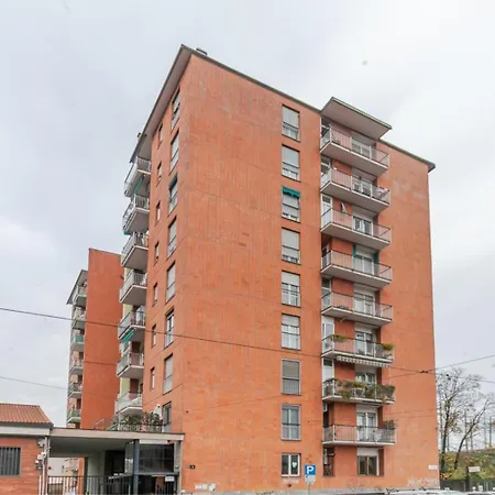 Butterfly Gate Milánó