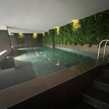 Number House - Number 9 Milaan