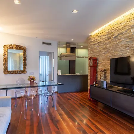 Apartment Porta Venezia- Design Apartment, 2-bedrooms, Netflix, Wifi Milan