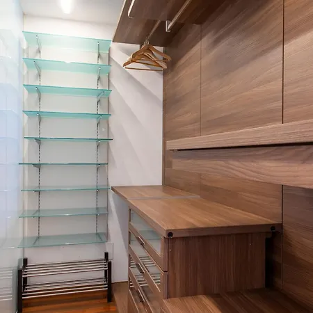 Porta Venezia- Design Apartment, 2-bedrooms, Netflix, Wifi Apartment Milan