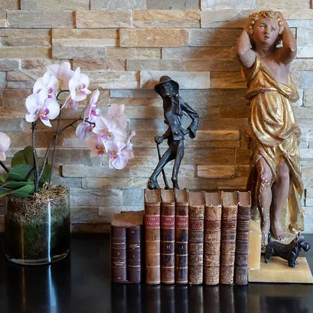 Apartment Porta Venezia- Design Apartment, 2-bedrooms, Netflix, Wifi Milan