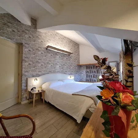 Hotel Charly 3*