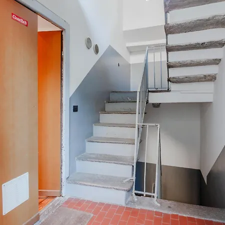 Guesthost - Sant Ambrogio Lovely Flat Milão