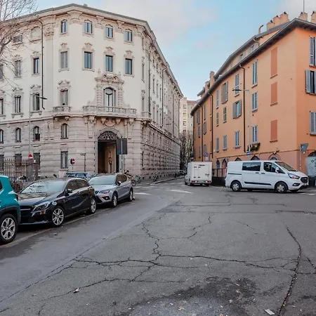 Guesthost - Sant Ambrogio Lovely Flat *