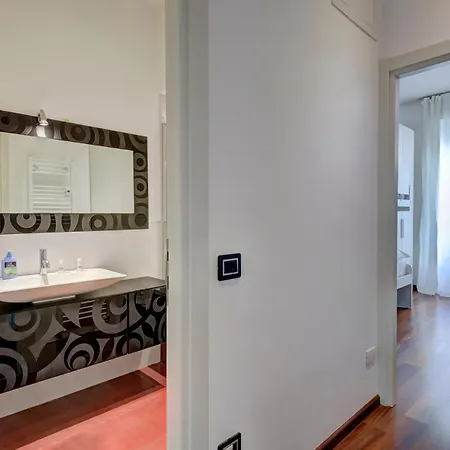 Apartment Elegante Trilocale Vicino A Piazzale Loreto Milan