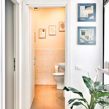 Bilocale, Vicino Al Centro 아파트 *